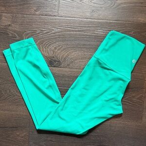 Women’s size 4 Lululemon Bright green Athletic Leggings Align
